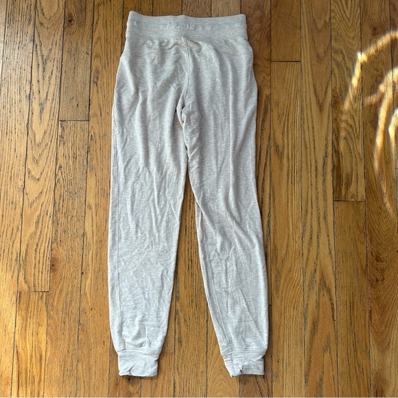 Lululemon Warm Down Jogger Soft Touch in Heathered Cashew Size 4 - Picture 8 of 8